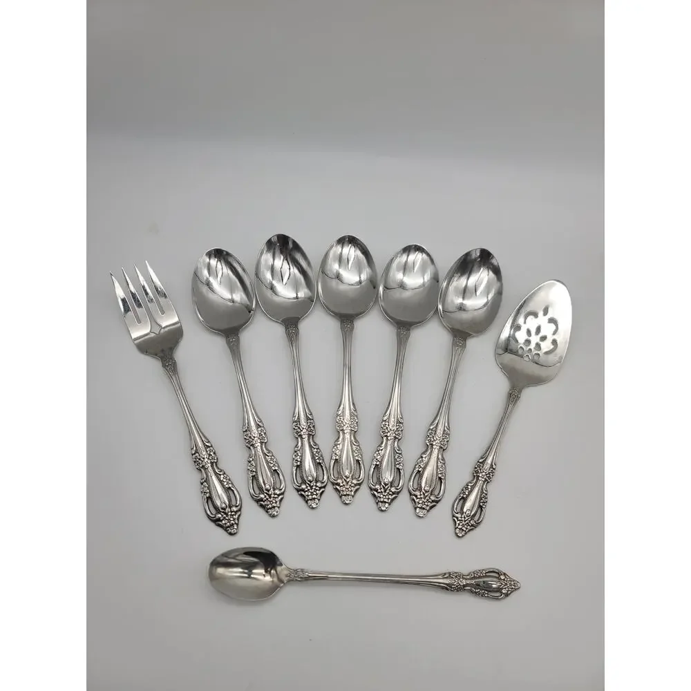 Vintage Oneida RAPHAEL 44 pc Flatware Marks - Oneida, Canada, USA, Distinction